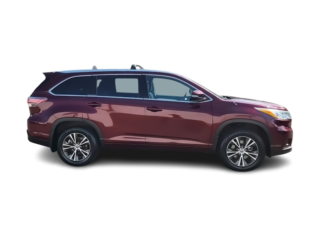 Thumbnail: 2016 Toyota Highlander - 24