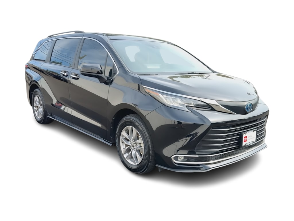 Thumbnail: 2022 Toyota Sienna - 20