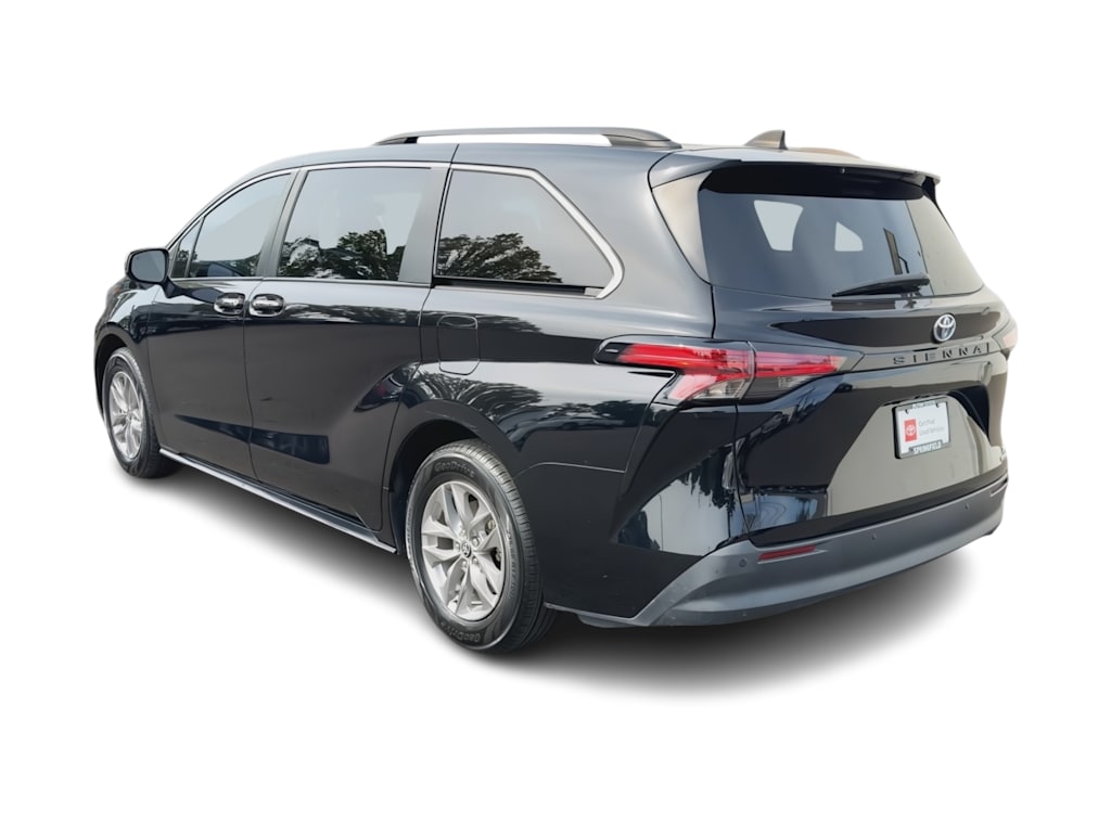 Thumbnail: 2022 Toyota Sienna - 4