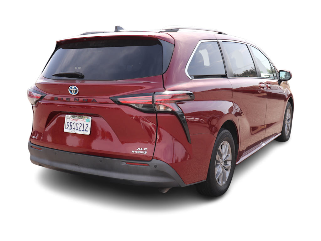 Thumbnail: 2022 Toyota Sienna - 11