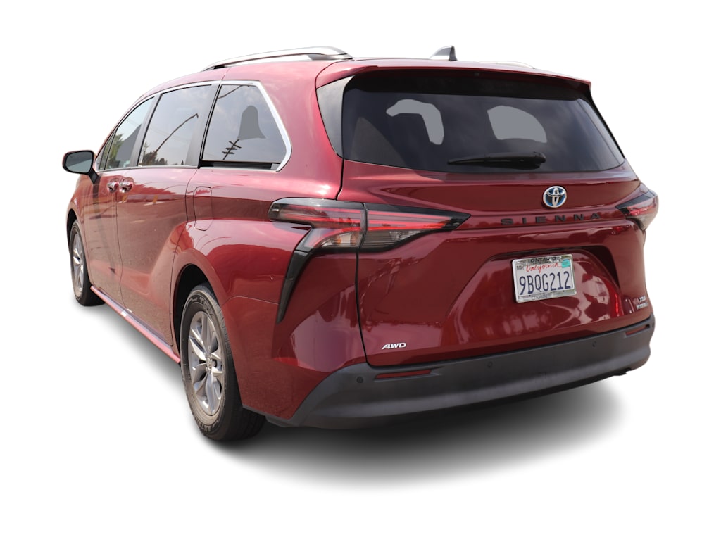 Thumbnail: 2022 Toyota Sienna - 3