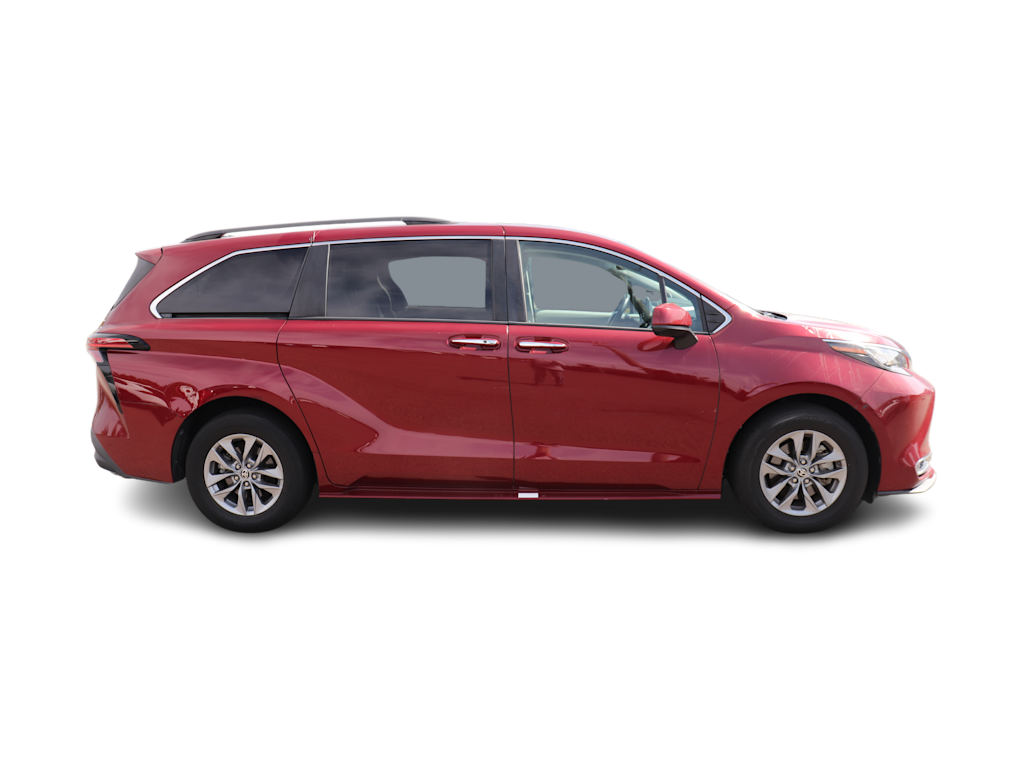 Thumbnail: 2022 Toyota Sienna - 10