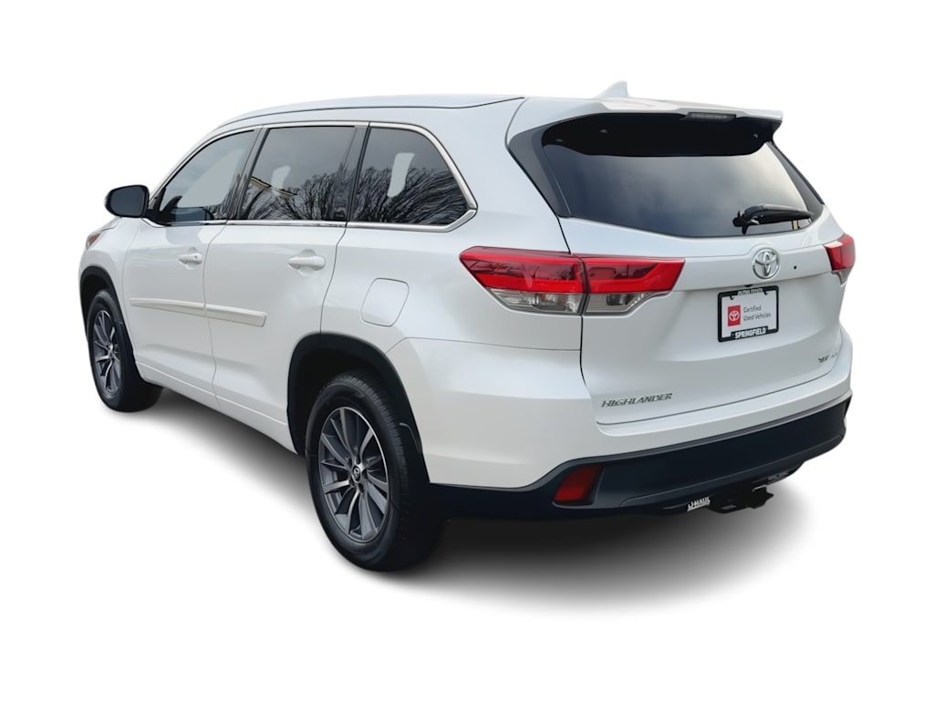 Thumbnail: 2017 Toyota Highlander - 4