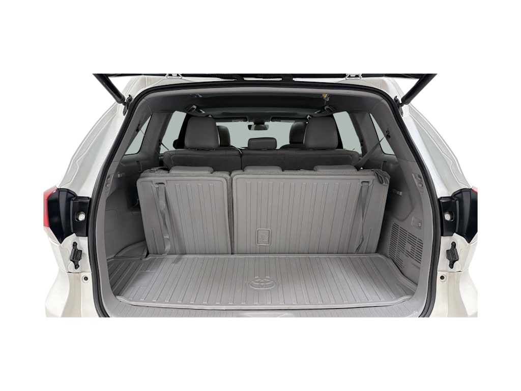 Thumbnail: 2017 Toyota Highlander - 18