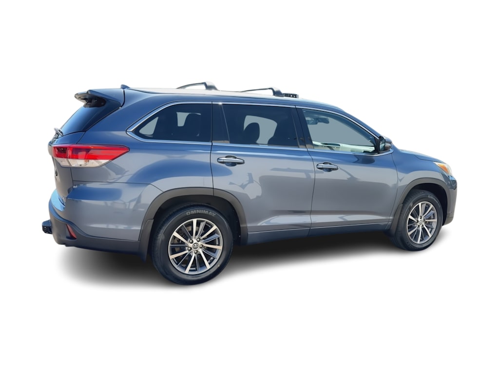 Thumbnail: 2018 Toyota Highlander - 23