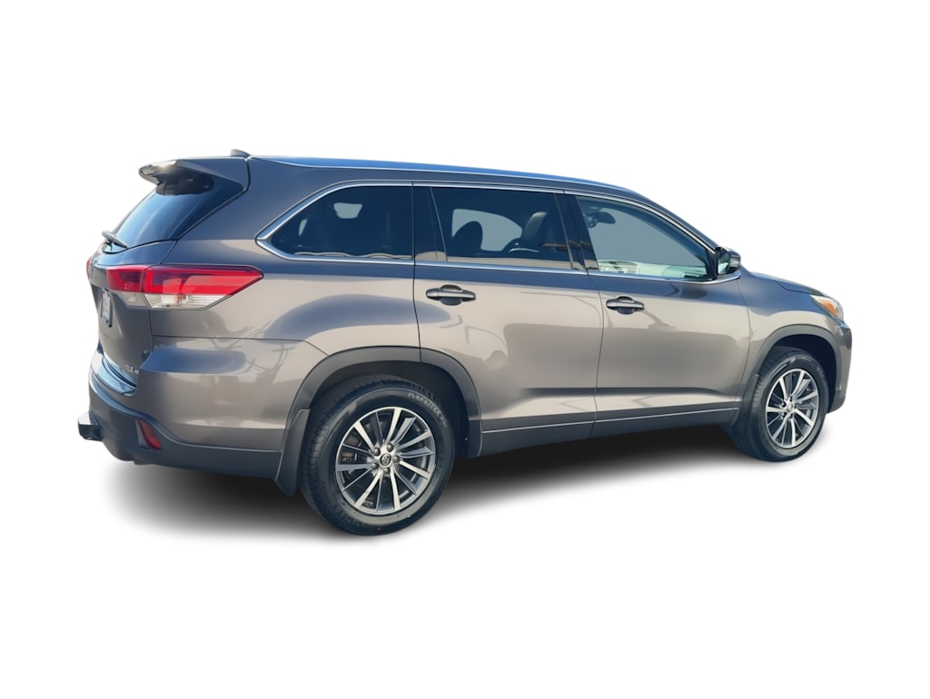 Thumbnail: 2018 Toyota Highlander - 23
