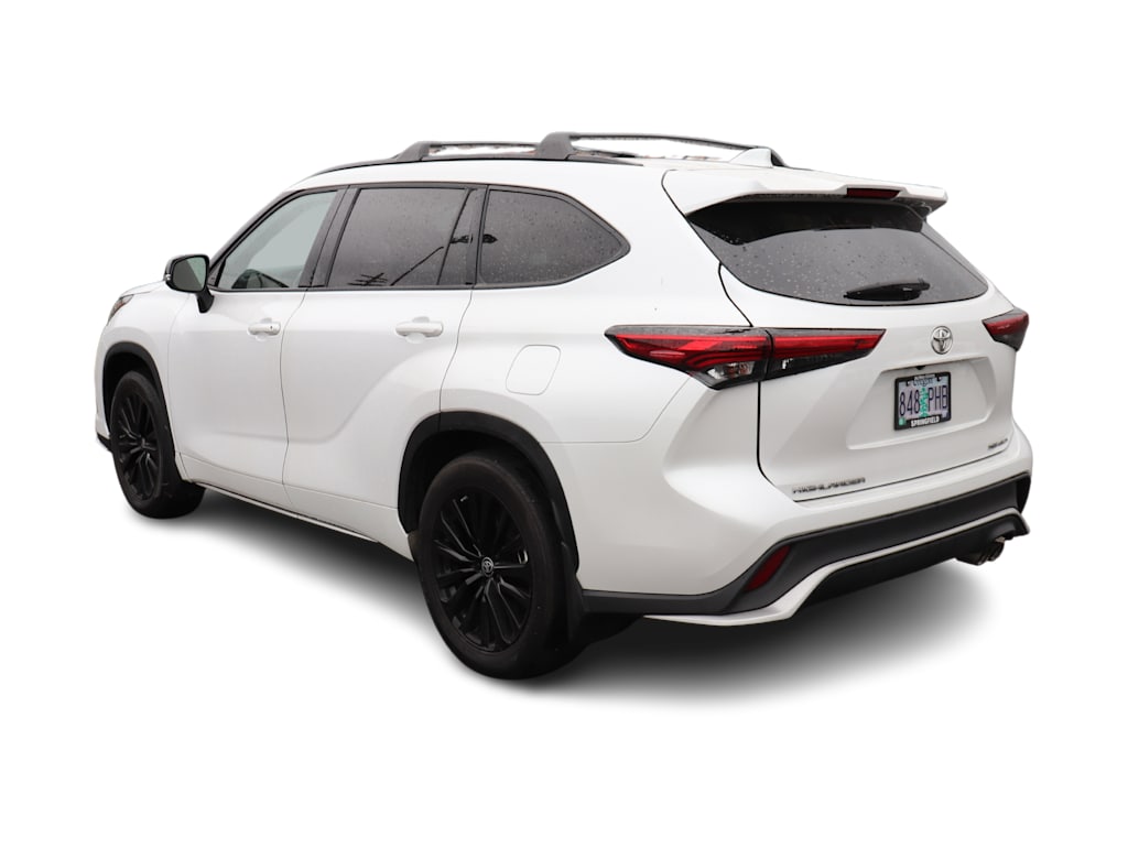 Thumbnail: 2023 Toyota Highlander - 4