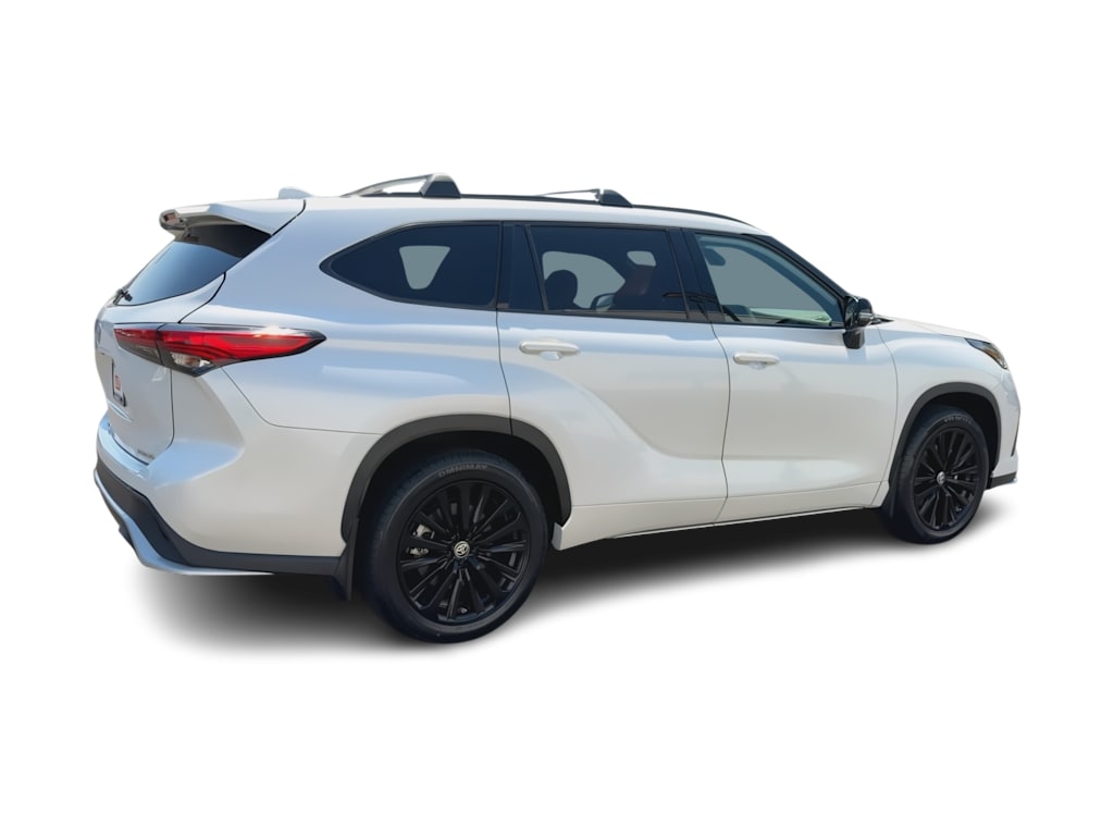 Thumbnail: 2023 Toyota Highlander - 23