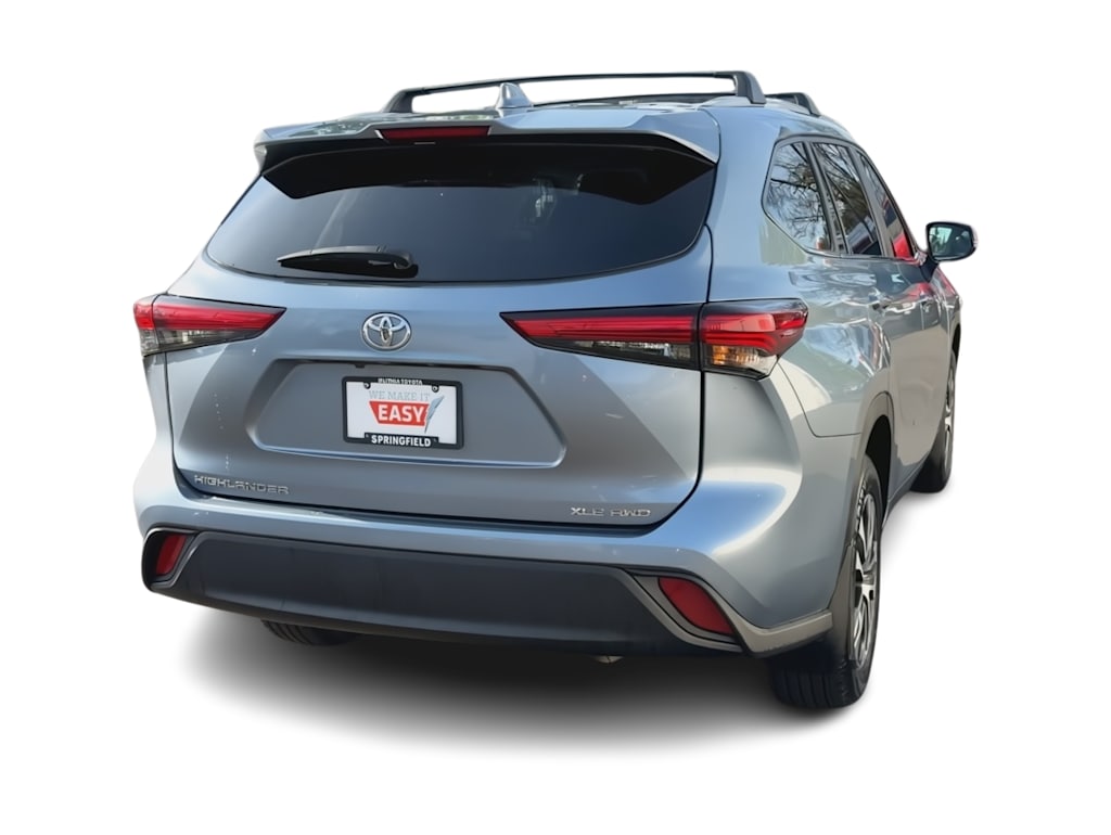 Thumbnail: 2023 Toyota Highlander - 22