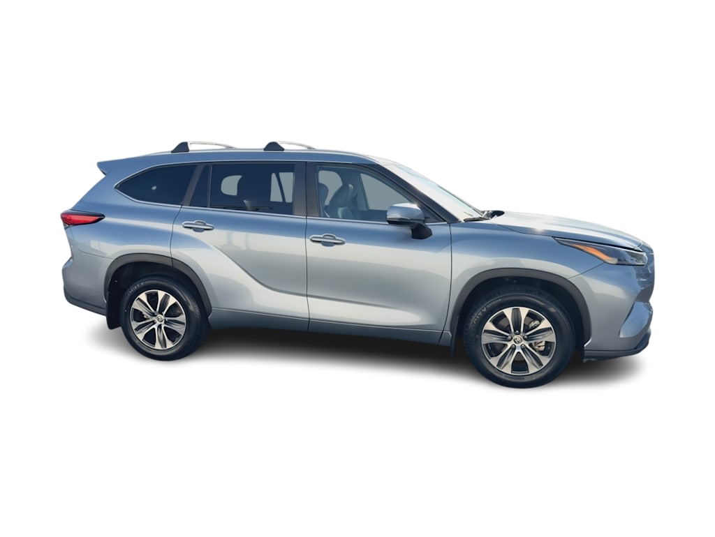 Thumbnail: 2023 Toyota Highlander - 24