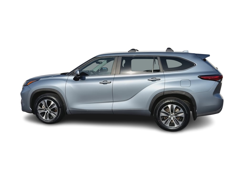 Thumbnail: 2023 Toyota Highlander - 21