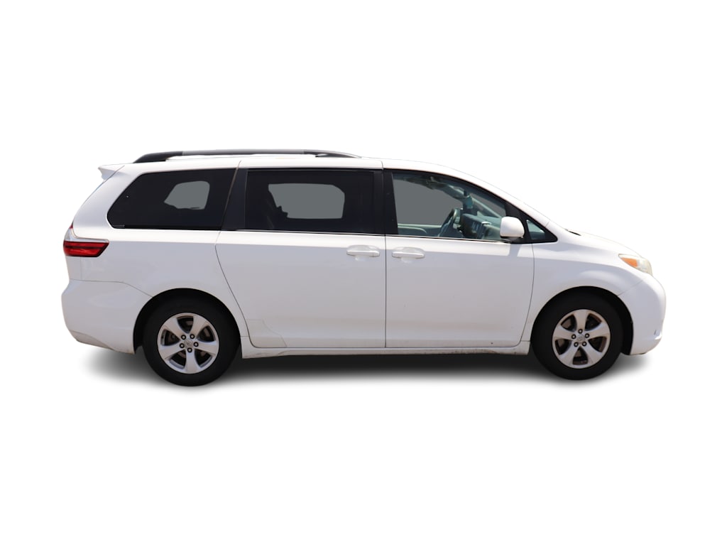 Thumbnail: 2015 Toyota Sienna - 10
