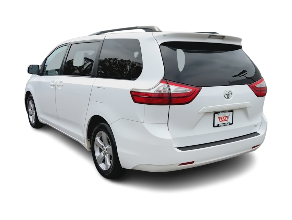 Thumbnail: 2015 Toyota Sienna - 4