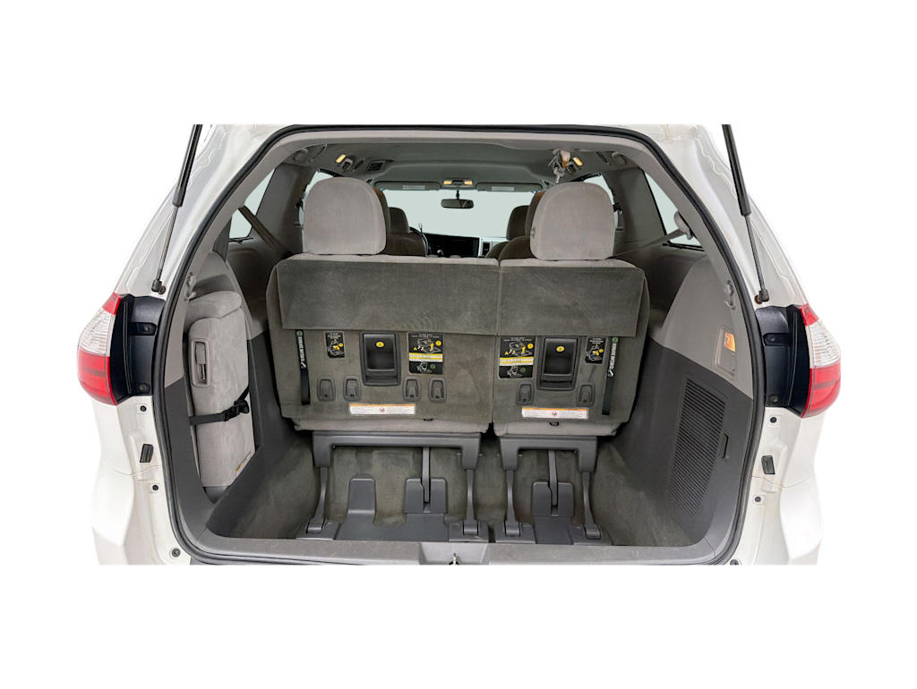 Thumbnail: 2015 Toyota Sienna - 16