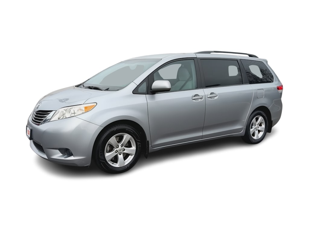 Thumbnail: 2013 Toyota Sienna - 3