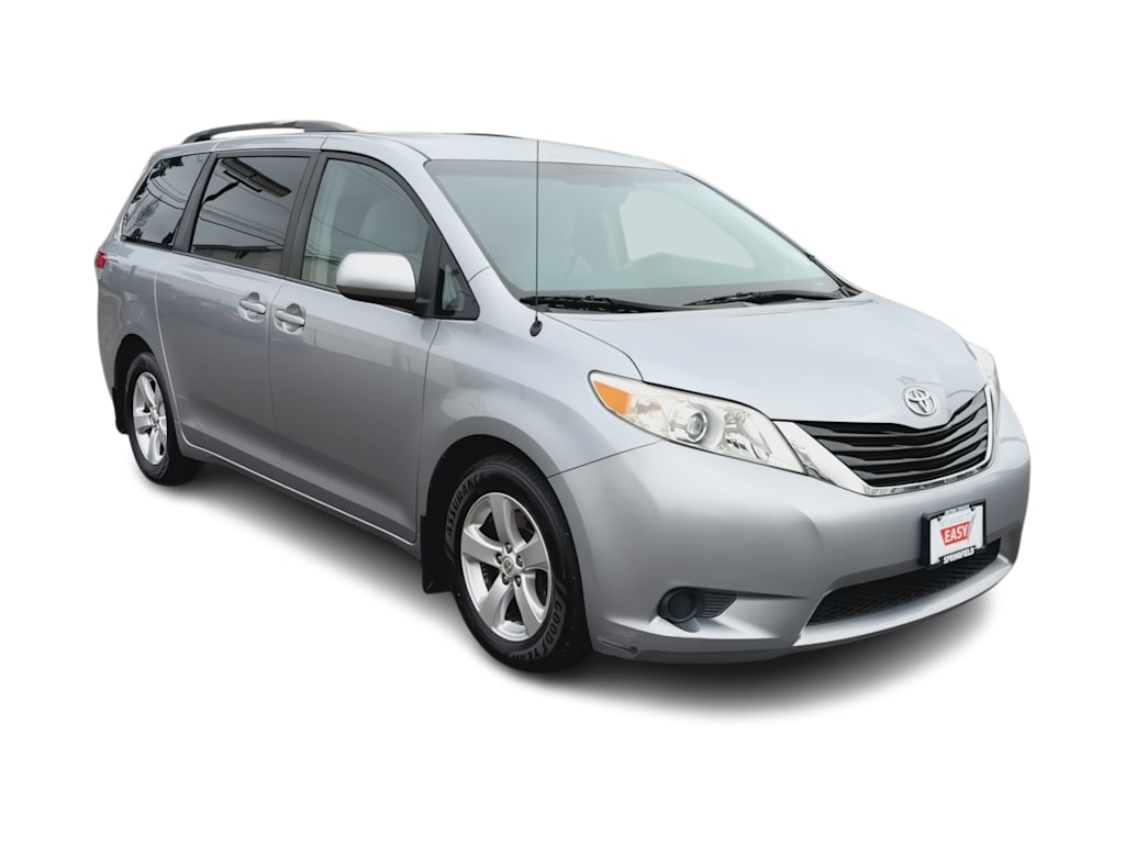 Thumbnail: 2013 Toyota Sienna - 20