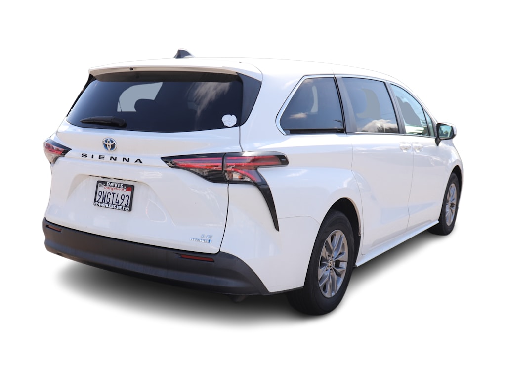 Thumbnail: 2022 Toyota Sienna - 11