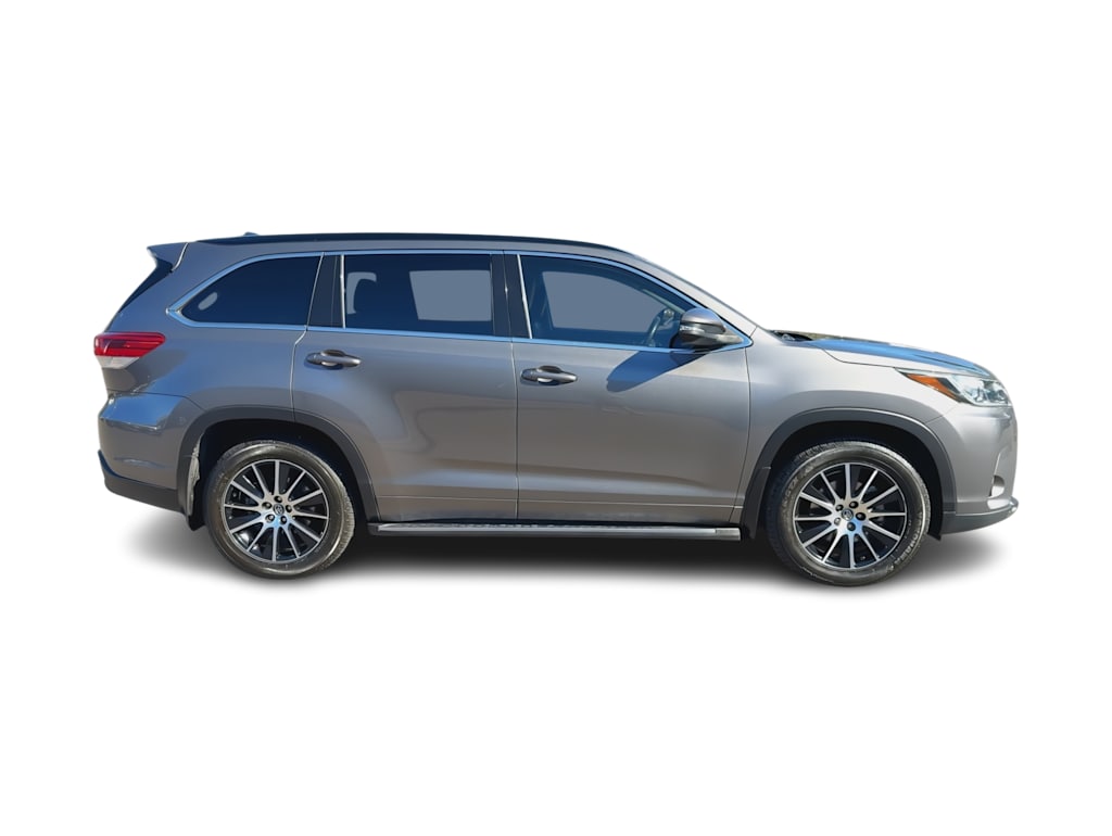 Thumbnail: 2017 Toyota Highlander - 24