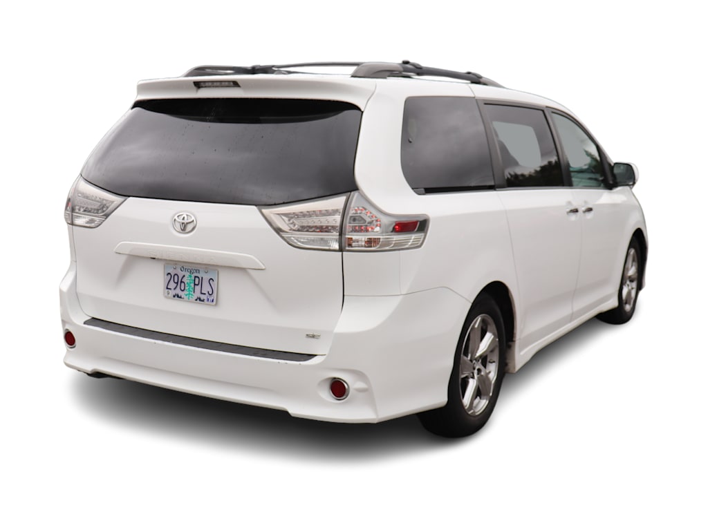 Thumbnail: 2014 Toyota Sienna - 10