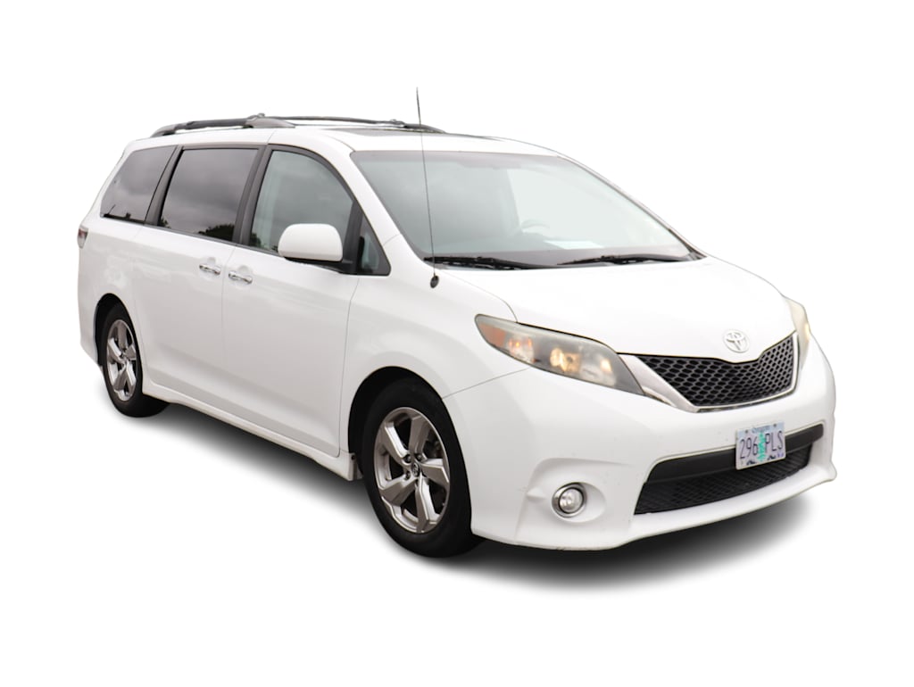Thumbnail: 2014 Toyota Sienna - 8