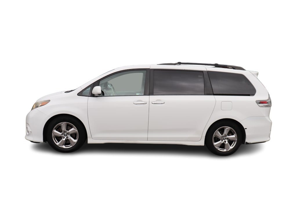 Thumbnail: 2014 Toyota Sienna - 3