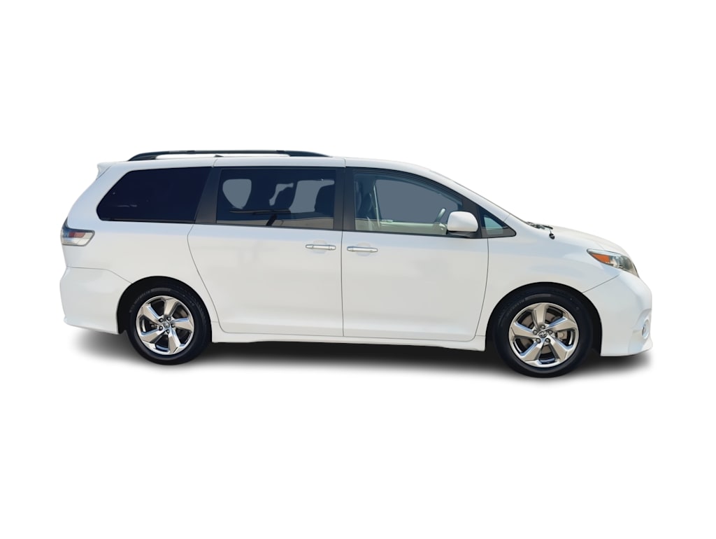Thumbnail: 2014 Toyota Sienna - 24