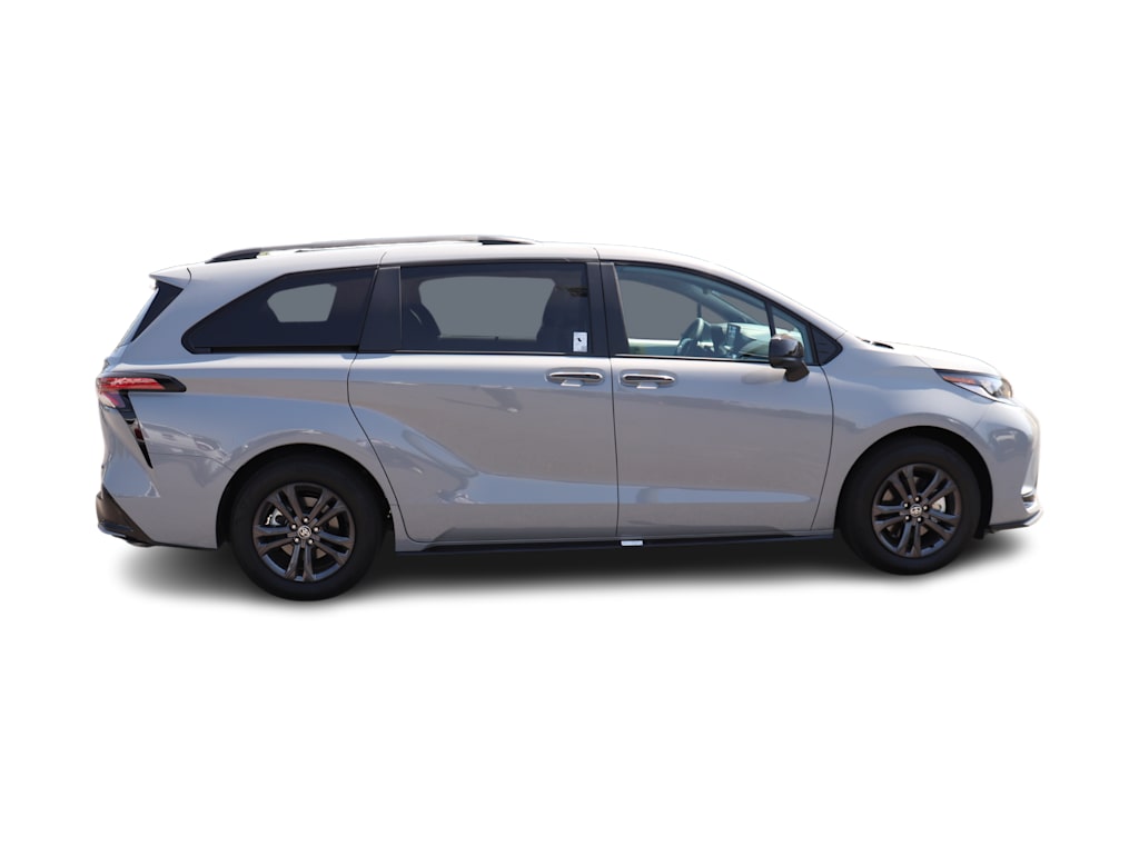 Thumbnail: 2026 Toyota Sienna - 10