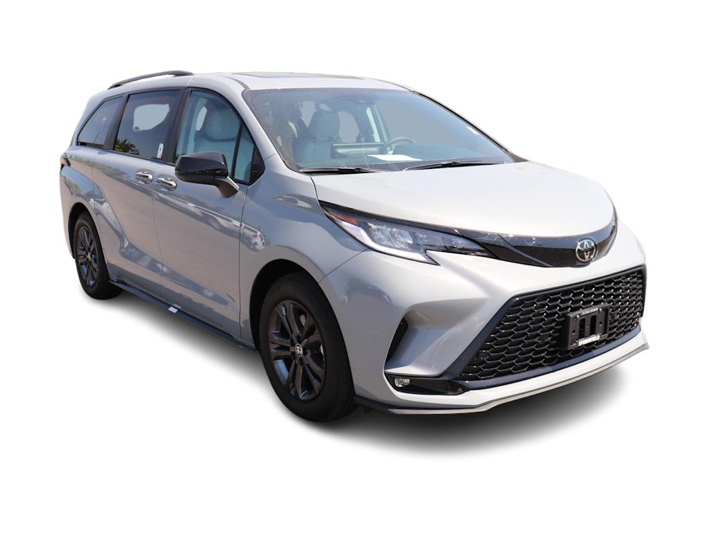 Thumbnail: 2026 Toyota Sienna - 9