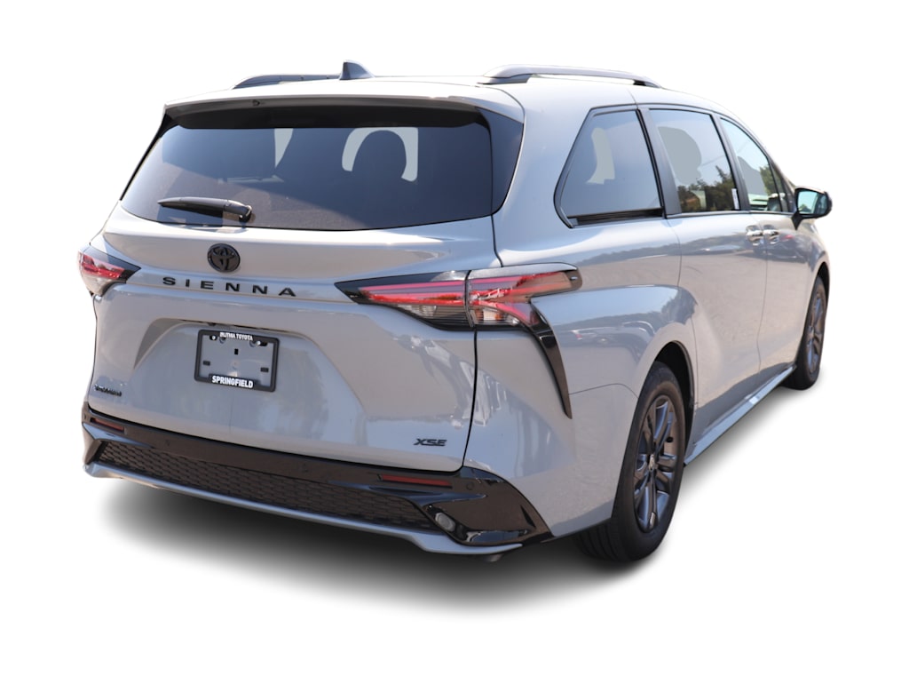 Thumbnail: 2026 Toyota Sienna - 11
