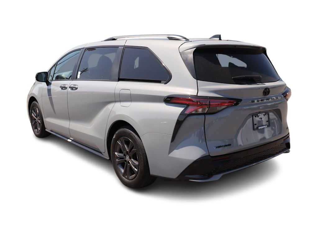 Thumbnail: 2026 Toyota Sienna - 4