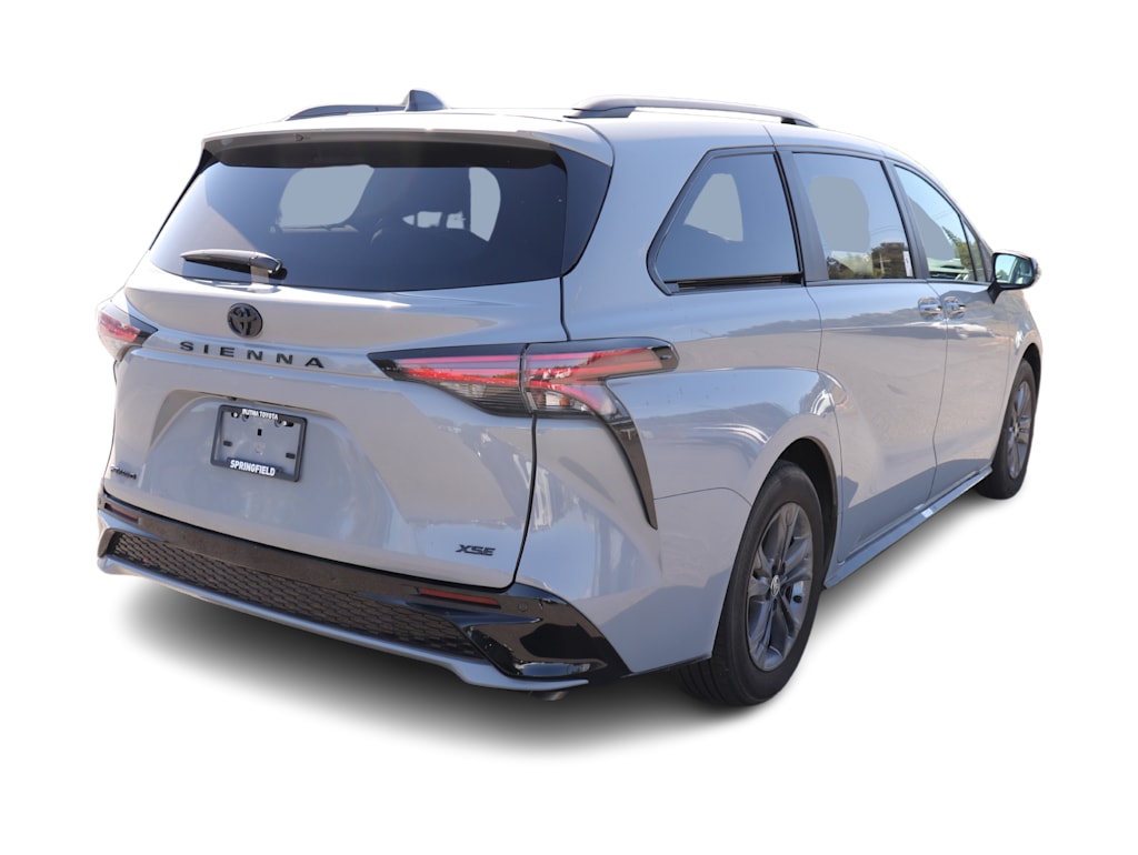 Thumbnail: 2026 Toyota Sienna - 11