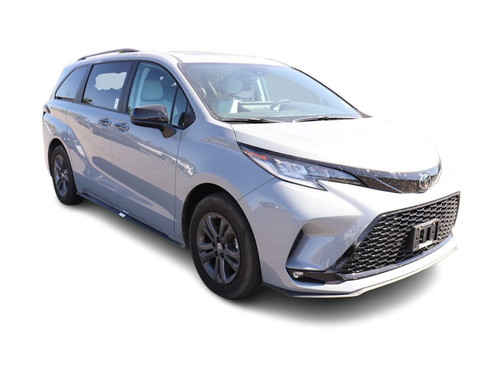 Thumbnail: 2026 Toyota Sienna - 9
