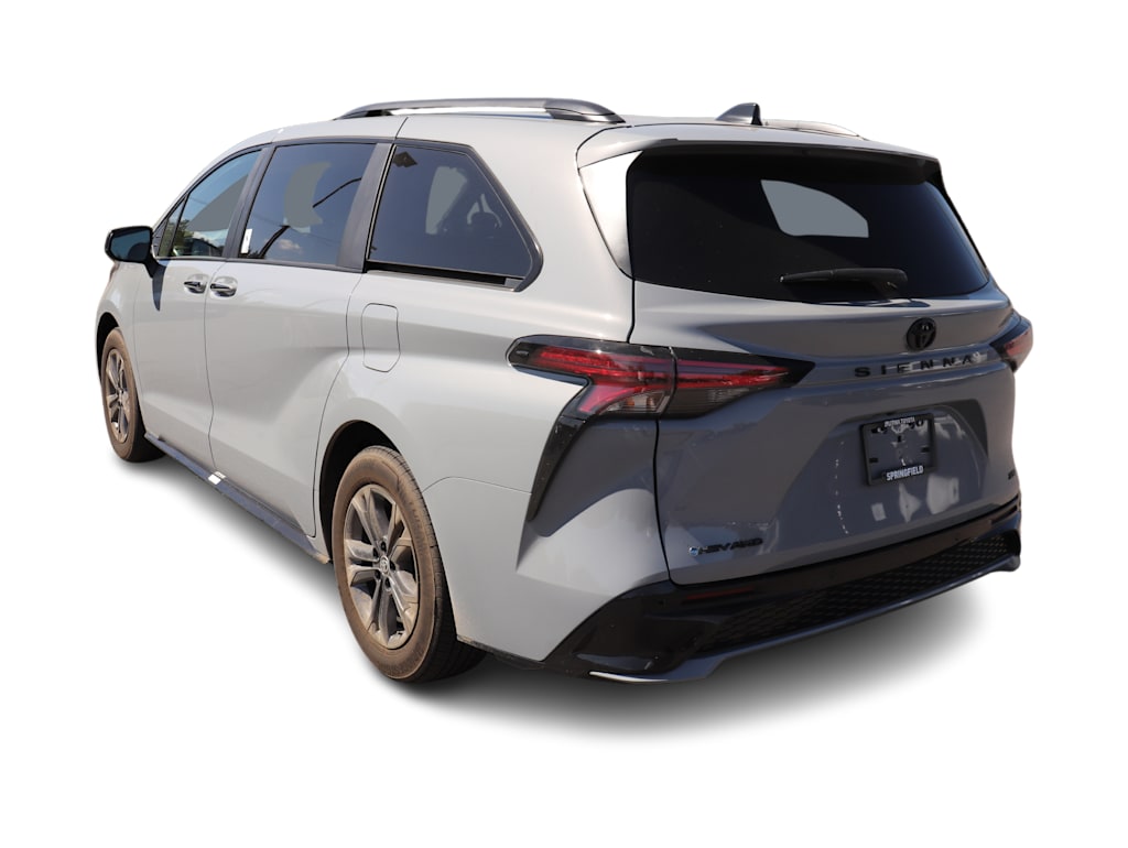 Thumbnail: 2026 Toyota Sienna - 4