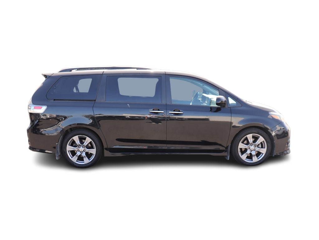 Thumbnail: 2017 Toyota Sienna - 9