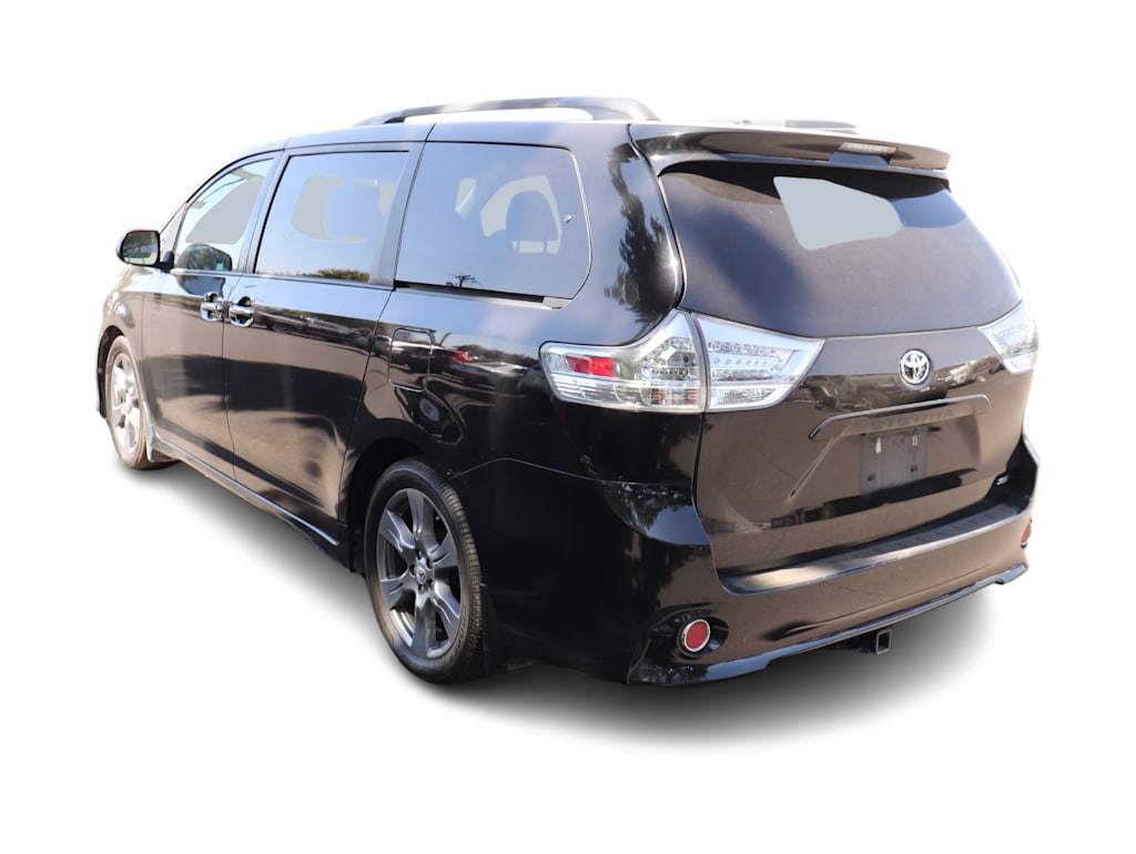 Thumbnail: 2017 Toyota Sienna - 4