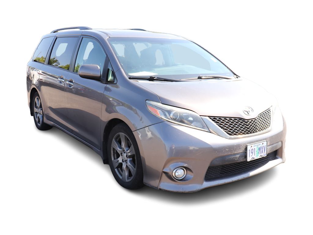 Thumbnail: 2017 Toyota Sienna - 9