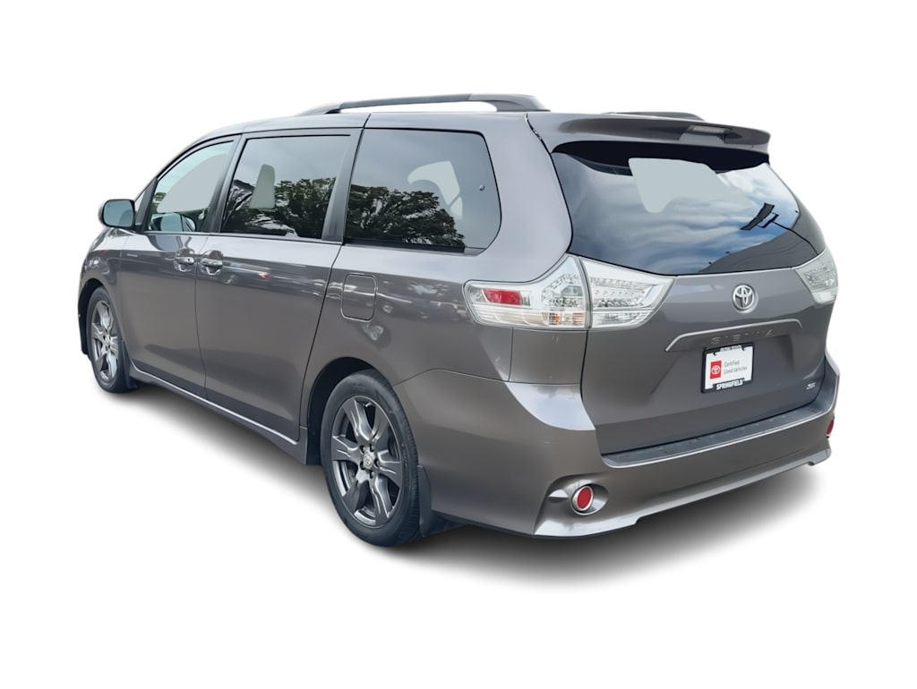 Thumbnail: 2017 Toyota Sienna - 4