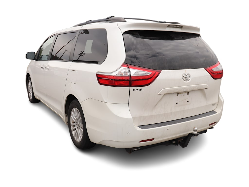 Thumbnail: 2015 Toyota Sienna - 4