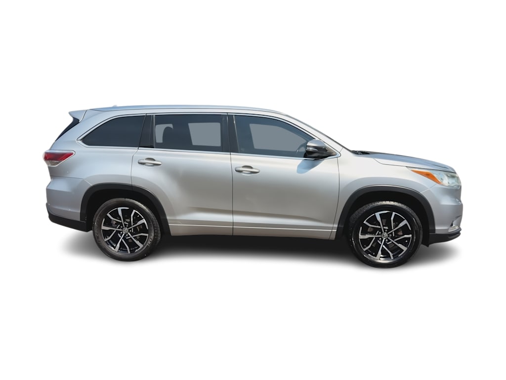 Thumbnail: 2014 Toyota Highlander - 24