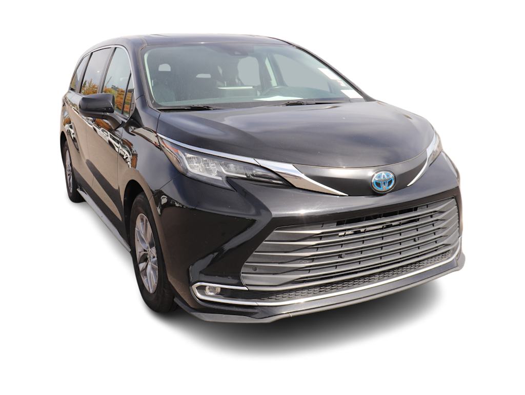 Thumbnail: 2022 Toyota Sienna - 9