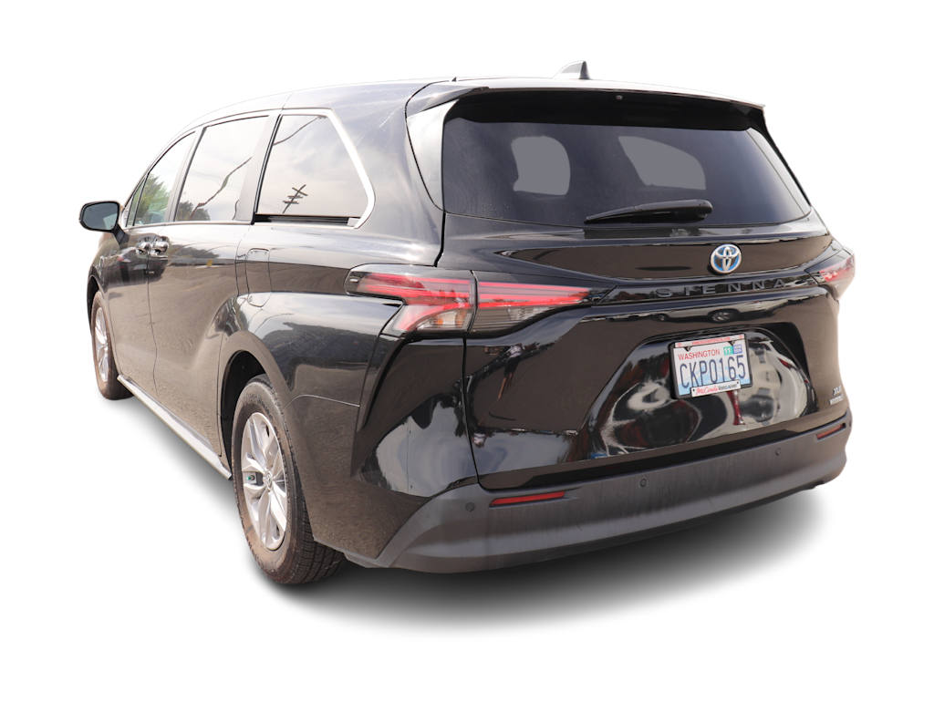Thumbnail: 2022 Toyota Sienna - 3