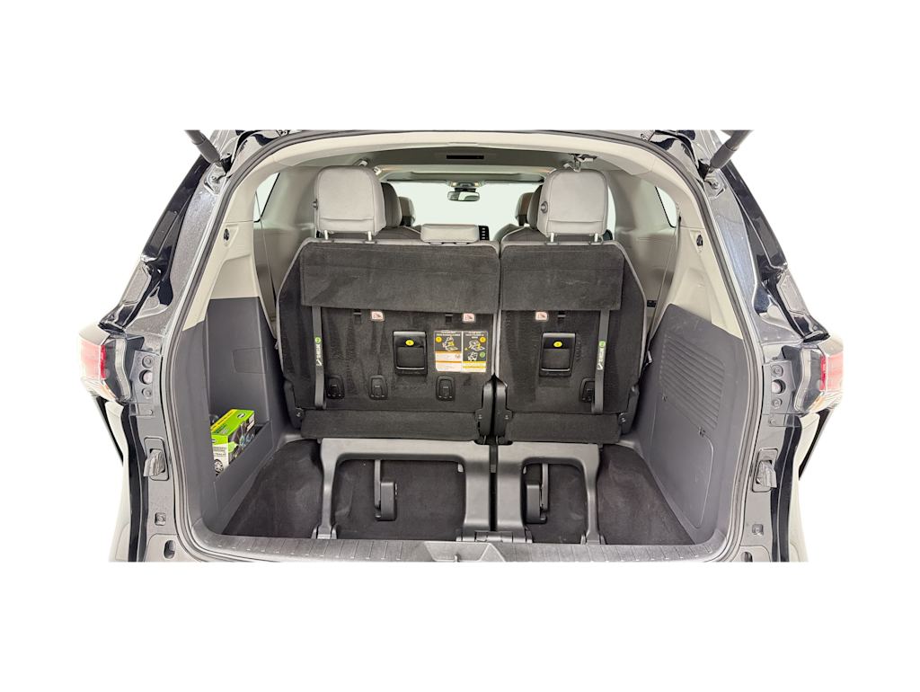 Thumbnail: 2022 Toyota Sienna - 18