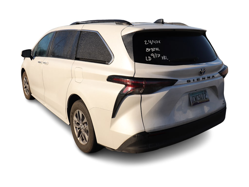 Thumbnail: 2024 Toyota Sienna - 4