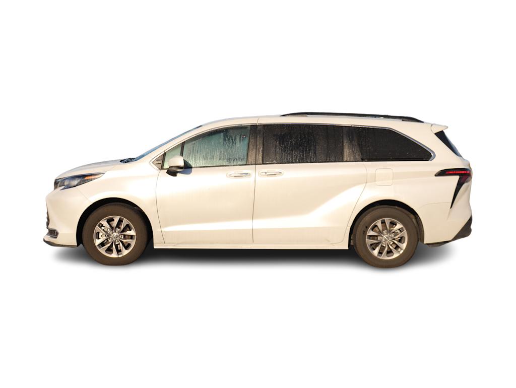 Thumbnail: 2024 Toyota Sienna - 3