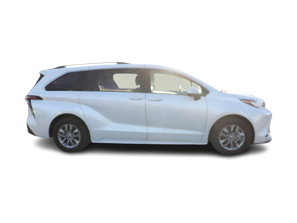 Thumbnail: 2023 Toyota Sienna - 10