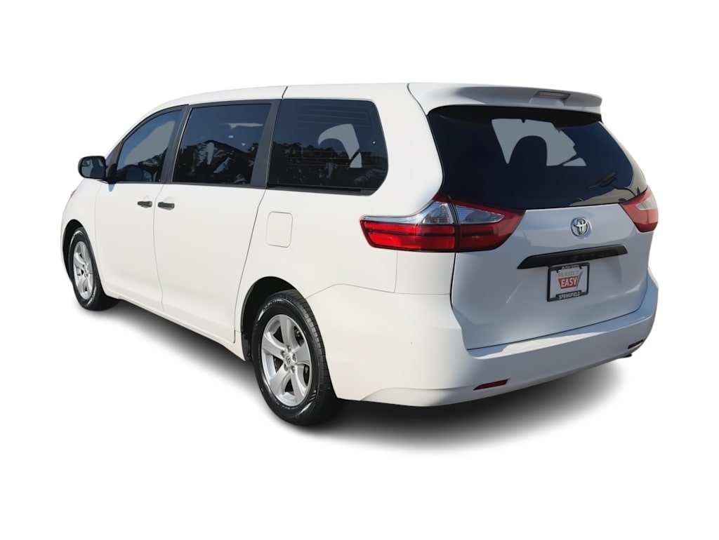 Thumbnail: 2015 Toyota Sienna - 4