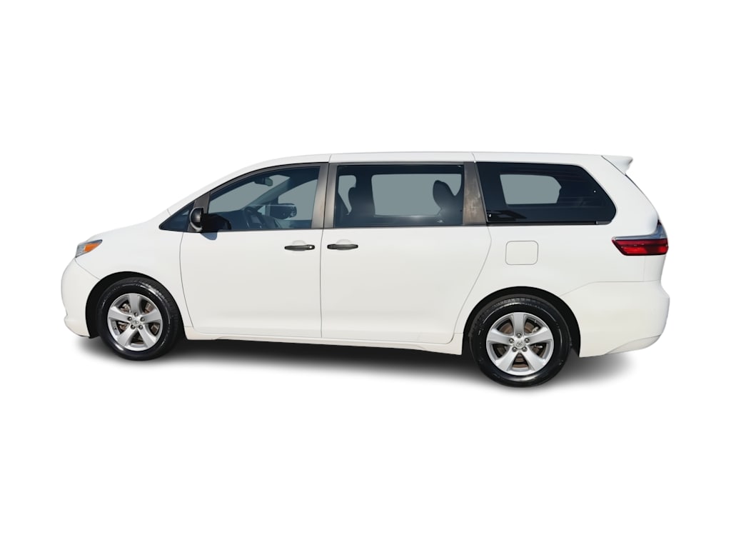 Thumbnail: 2015 Toyota Sienna - 22