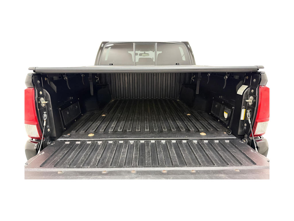Thumbnail: 2016 Toyota Tacoma - 17