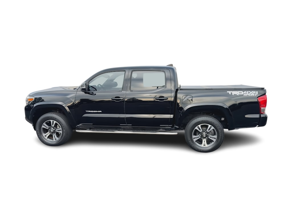 Thumbnail: 2016 Toyota Tacoma - 3