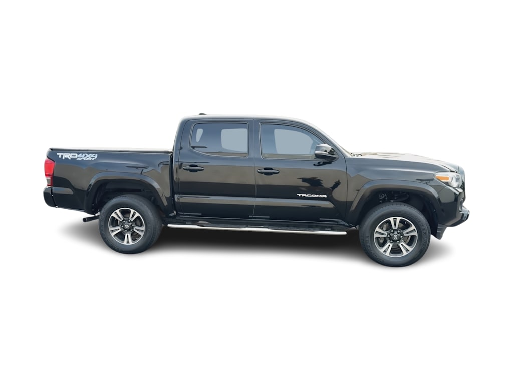 Thumbnail: 2016 Toyota Tacoma - 22